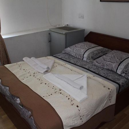 21 На Удачу Hotel Rustavi  Ngoại thất bức ảnh