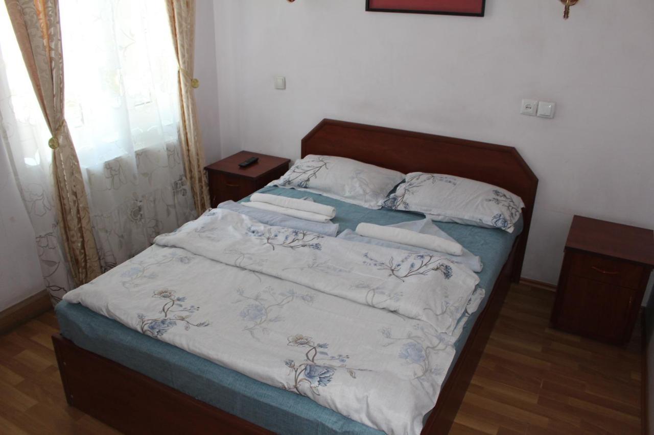 21 На Удачу Hotel Rustavi  Ngoại thất bức ảnh