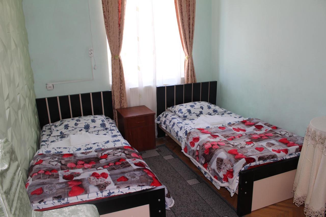 21 На Удачу Hotel Rustavi  Ngoại thất bức ảnh