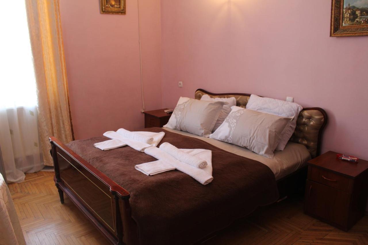 21 На Удачу Hotel Rustavi  Ngoại thất bức ảnh