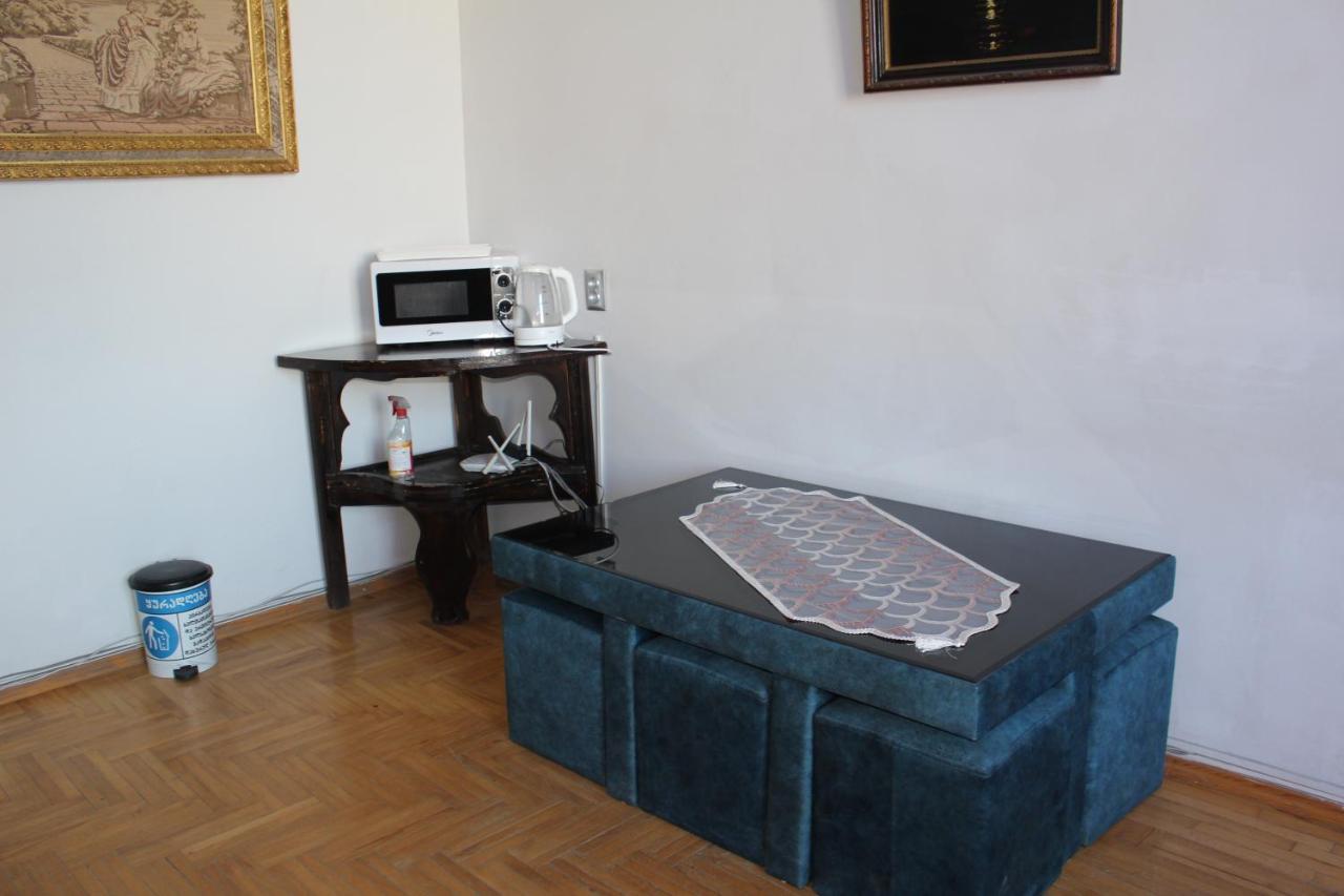 21 На Удачу Hotel Rustavi  Ngoại thất bức ảnh